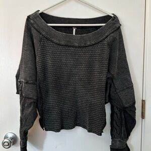 Boat neck. Kind off shoulder top